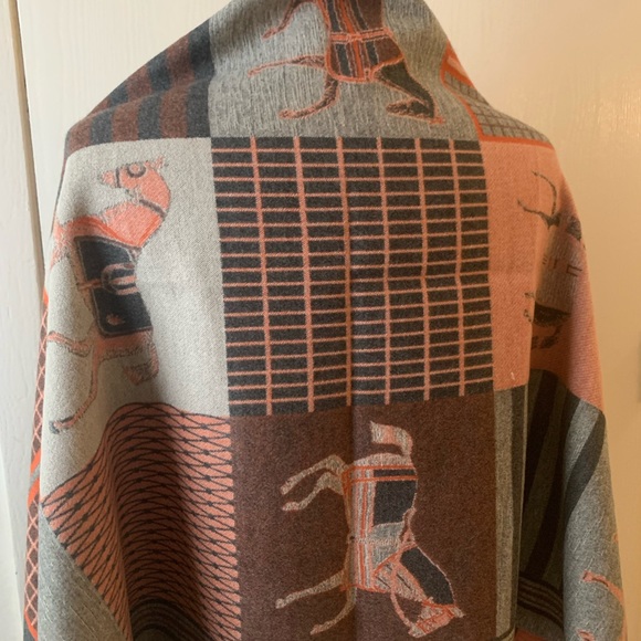 Reversible New Western Horse Scarf Shawl Pashmina Blanket Wrap - Picture 11 of 14